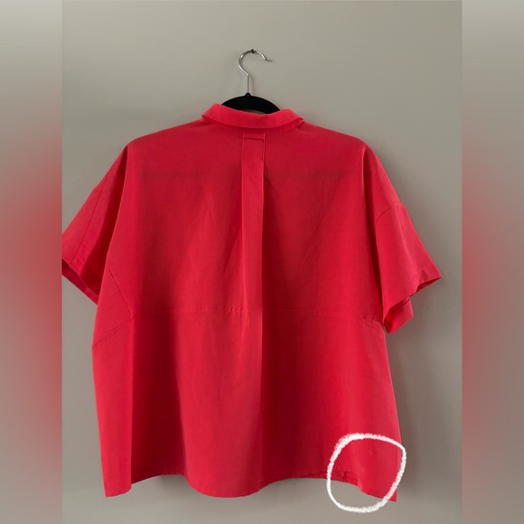 LULULEMON SHORT SLEEVED BUTTON UP SIZE 8 - Picture 2 of 7